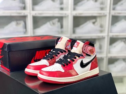 Jordan Air Jordan 1 Retro High OG Men s Fashion Footwear