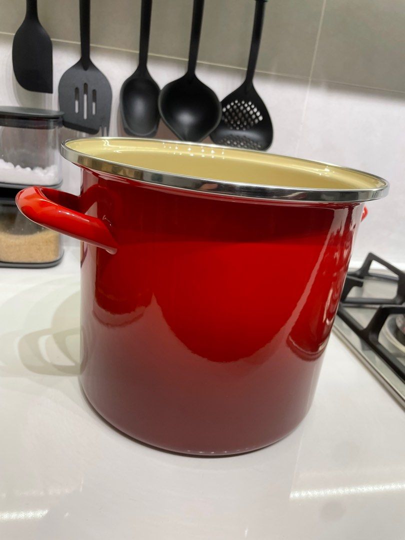 Le Creuset 6 Qt. Stockpot - Cerise – Chef's Arsenal