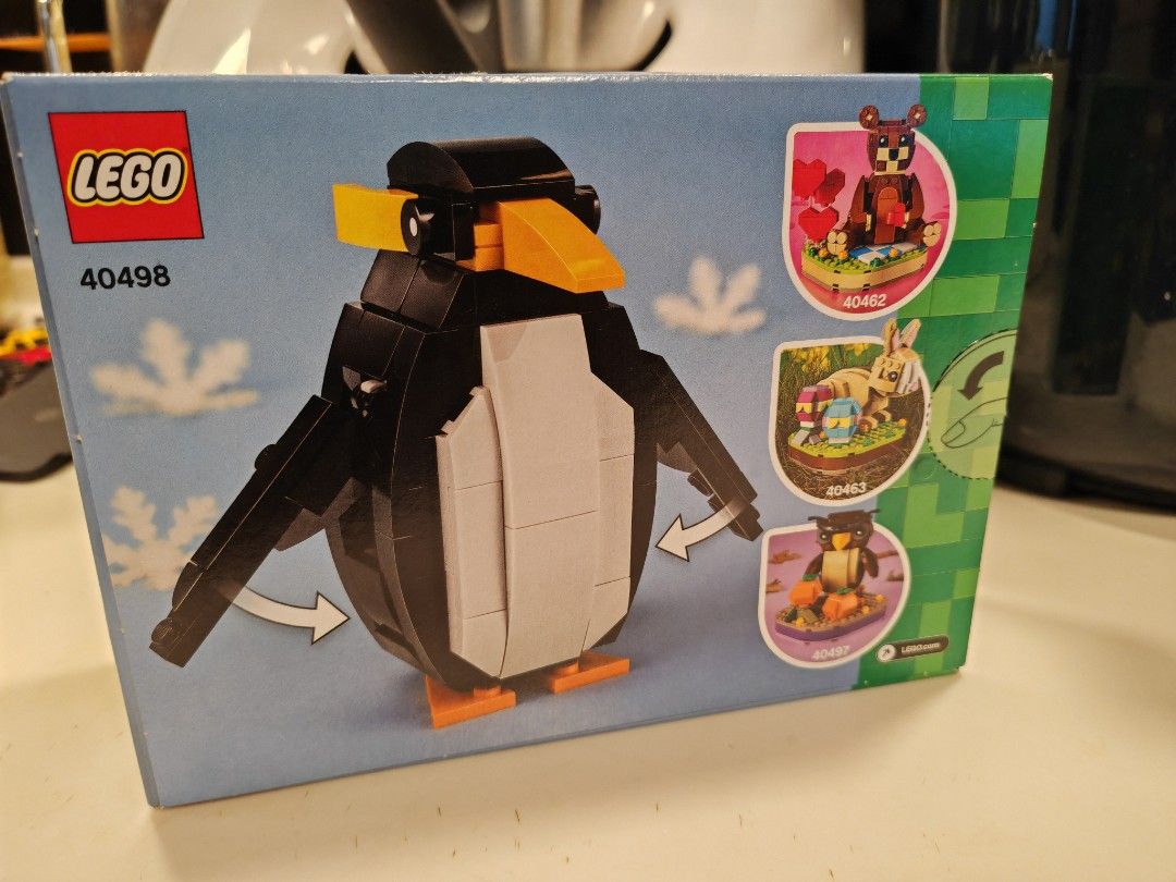  LEGO Christmas Penguin 40498 : Toys & Games
