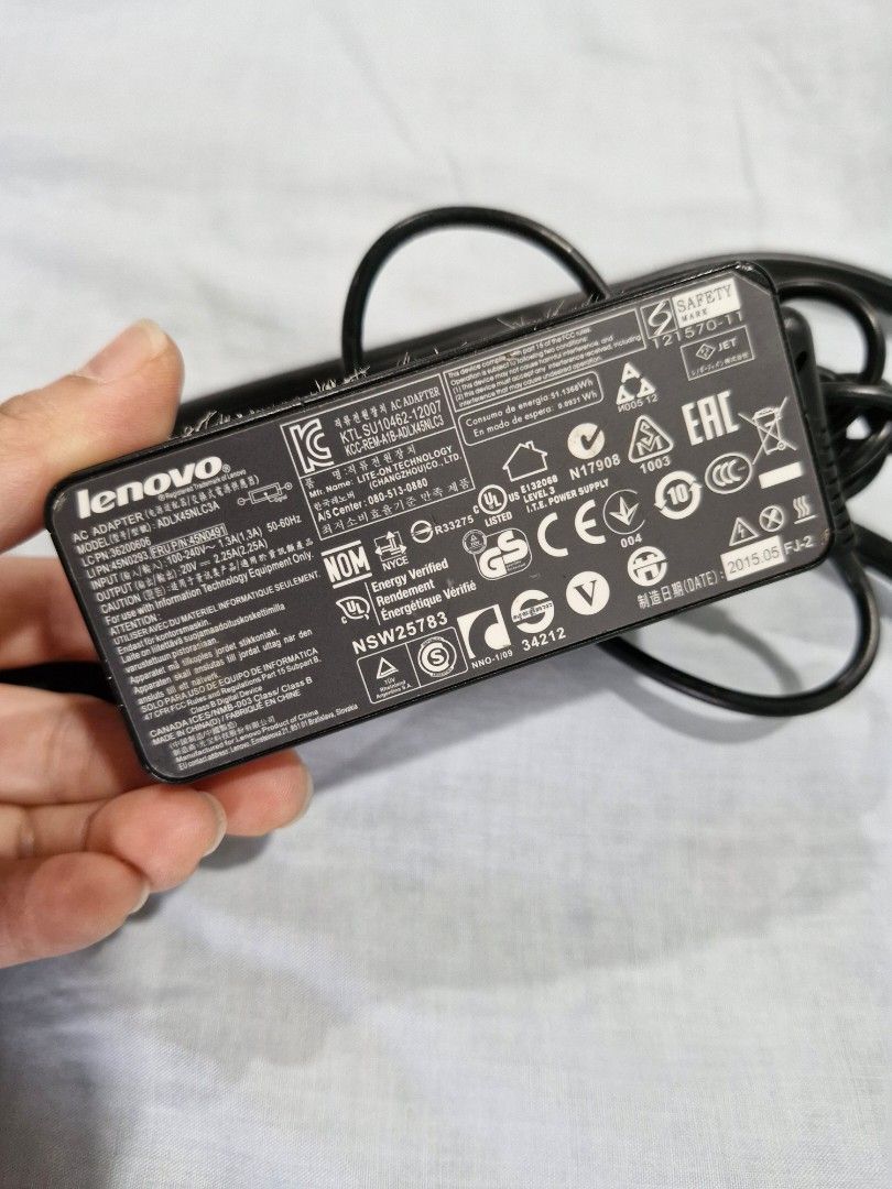 Lenovo 45W AC adapter (Category: Chargers) located in Muntinlupa City. Submitted by bjdc1980 (Listing ID 1276223432, Image 3). Description: Original Lenovo 45W slim port AC adapter (with receipt and original box for proof) Bought in 2016 Working, no issues Shipping c/o buyer Meet ups in Sucat/ Muntinlupa/ Pasig areas.