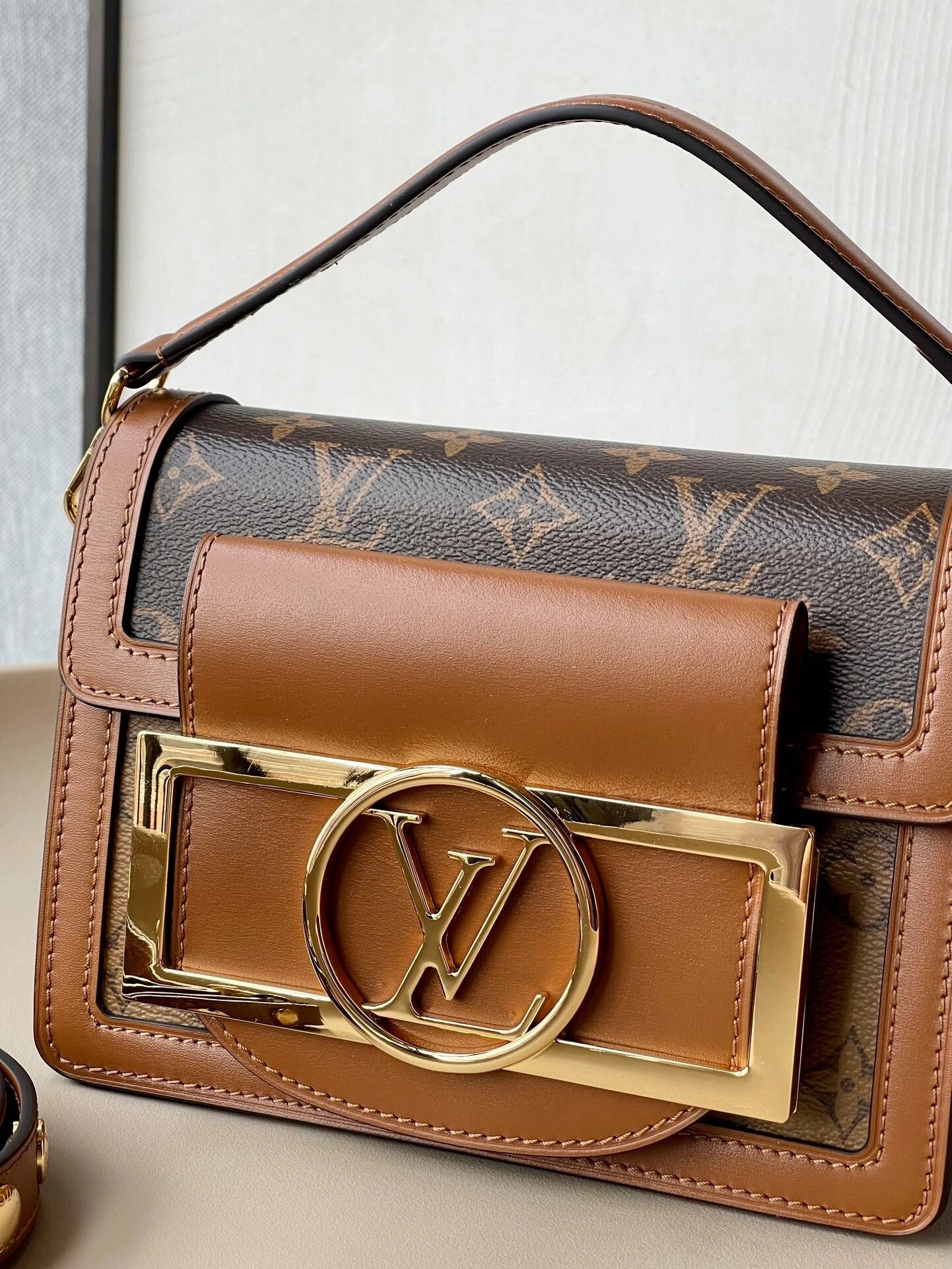 L&*V Dauphine