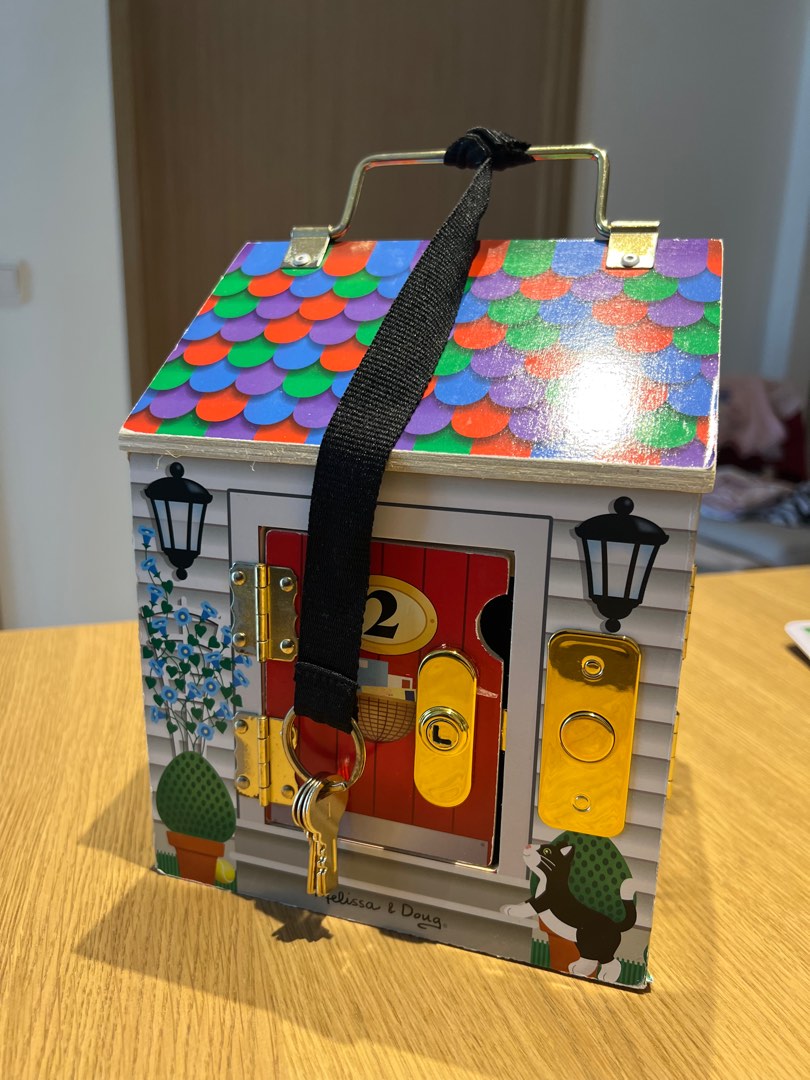 Melissa doug key store house