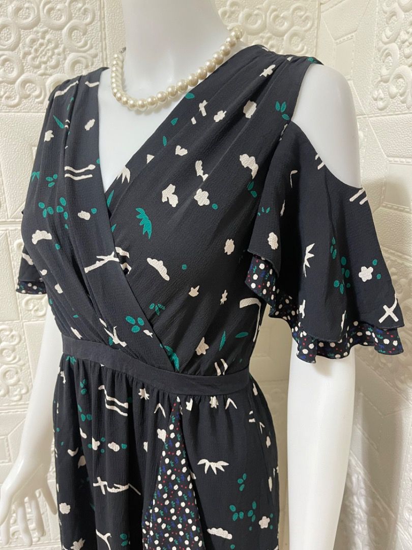 Michaa Printed Pretty Dress (Category: Dresses) located in Cotabato. Submitted by thefashionproject88 (Listing ID 1276165419, Image 3). Description: Style: Dress Condition: EUC Size: S Price: Php 380 ☝🏻accessories not included Note: For Preowned/Used Items, please manage your expectation. If you are meticulous w/ flaws or used clothing, I suggest you bid on a new or excellent used condition items to save us all the hassle. Thanks. Disclaimer: Ac