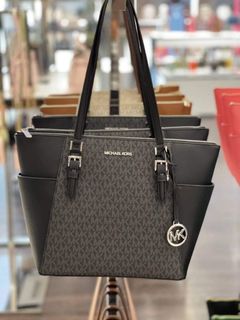 (Category: ) located in . Submitted by bagsonsale16 (Listing ID 1276321416, Image 1). Description: .