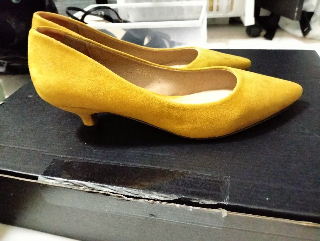 Mid size heels sale