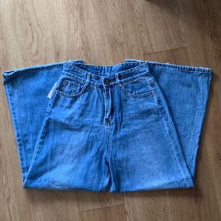 (Category: ) located in . Submitted by gninn.apparel (Listing ID 1276263929, Image 1). Description: .