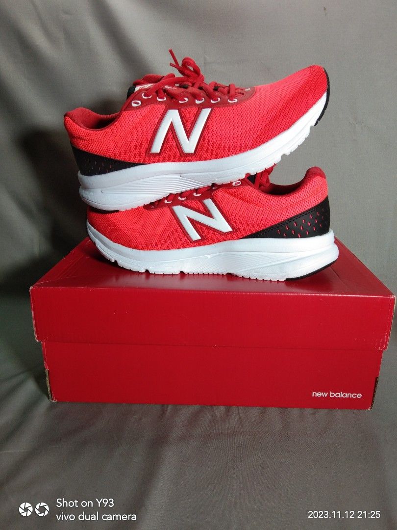 New balance 411v2 walking shoe outlet
