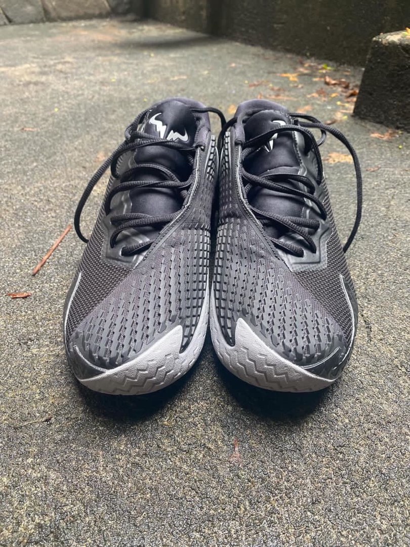 NIKE COURT ZOOM CAGE 4 RAFA, Fesyen Pria, Sepatu , Lainnya di Carousell