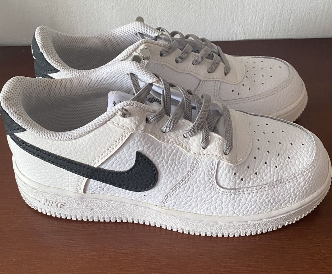White and black air force 1 7 hotsell