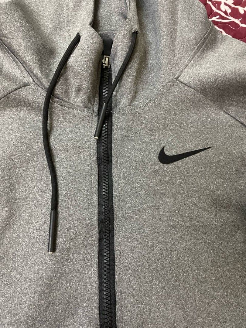 Nike Pro Men s Therma Essential Training Full Zip Hoodie Gray M