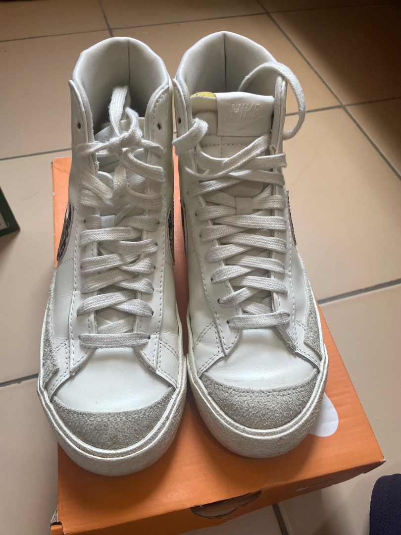 Nike Women s Blazer Mid 77 SE Women s Fashion Footwear Sneakers