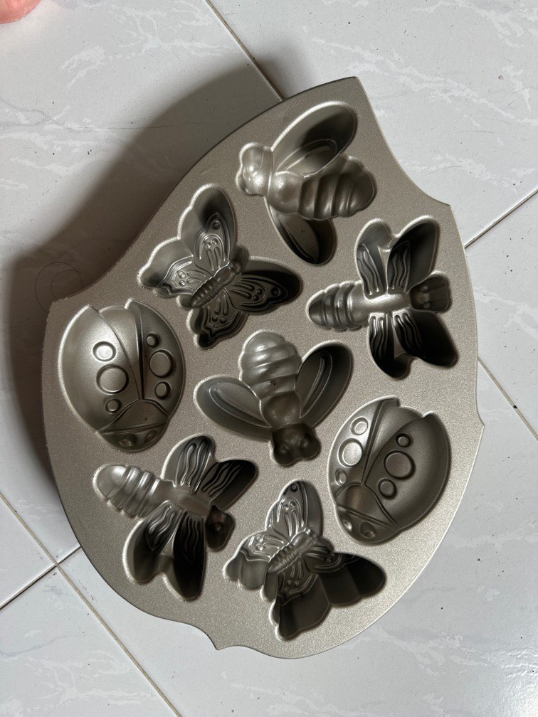 Nordic ware deals backyard bugs pan