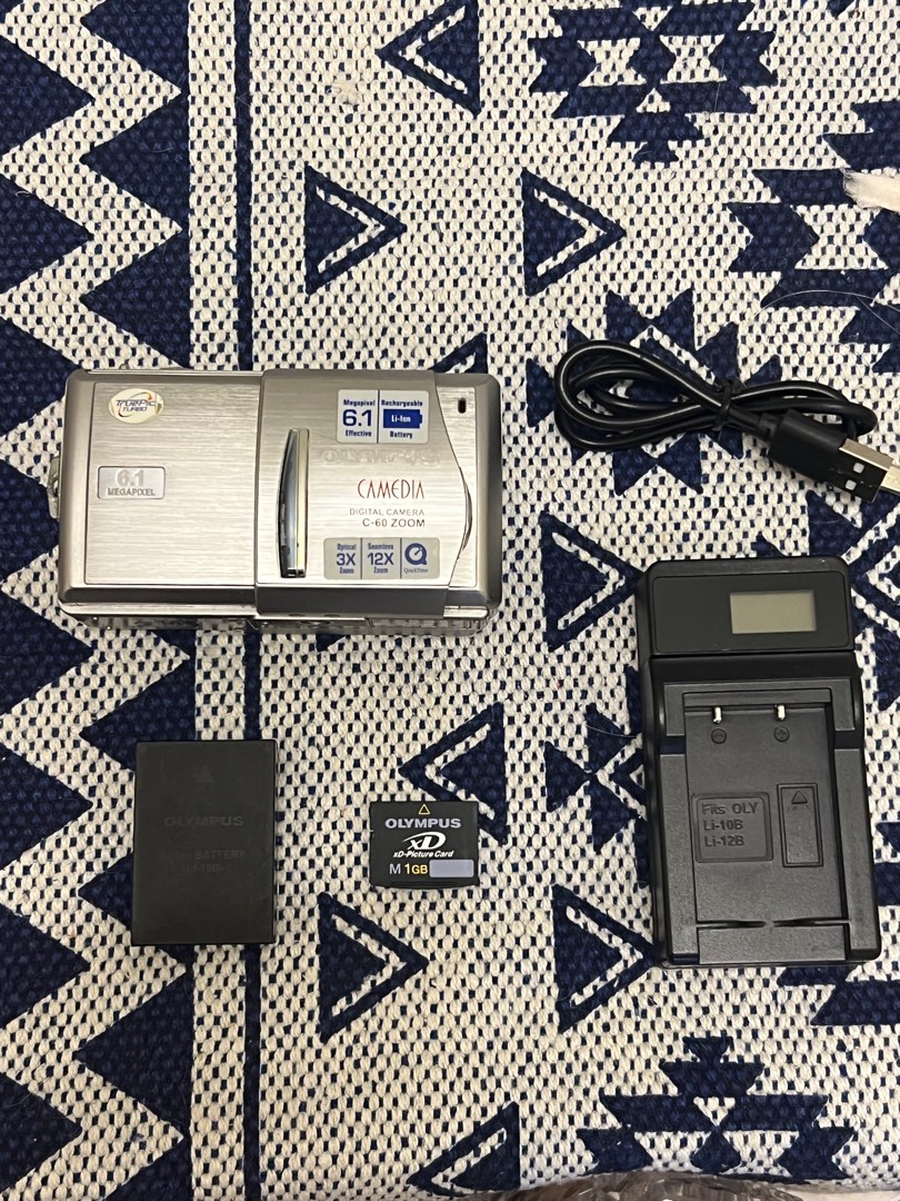 Olympus camedia c 60 zoom ccd camera, Photography, Cameras on