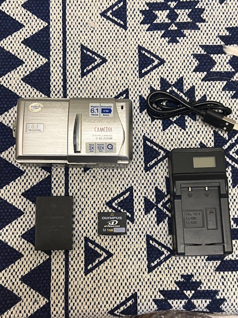 Olympus camedia c 60 zoom ccd camera, Photography, Cameras on Carousell