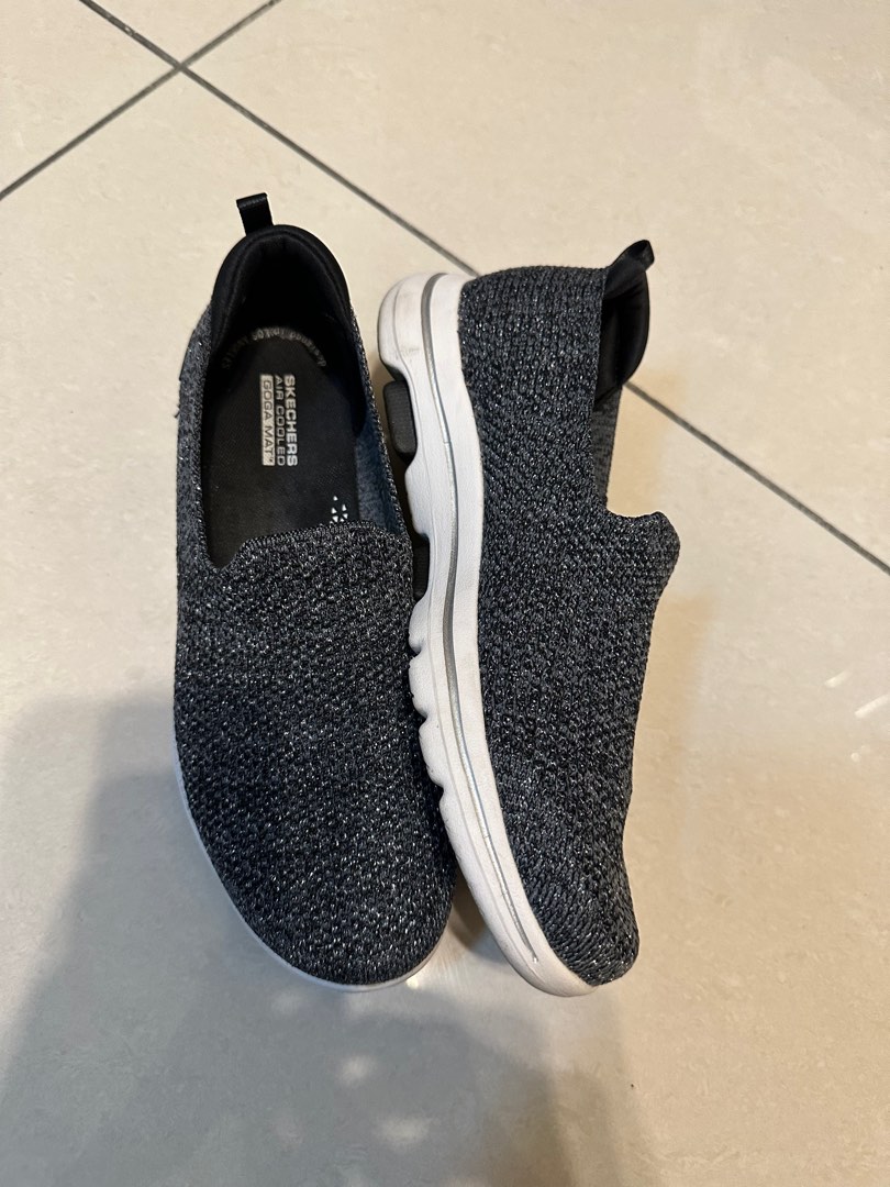 Skechers goga mat gold hotsell