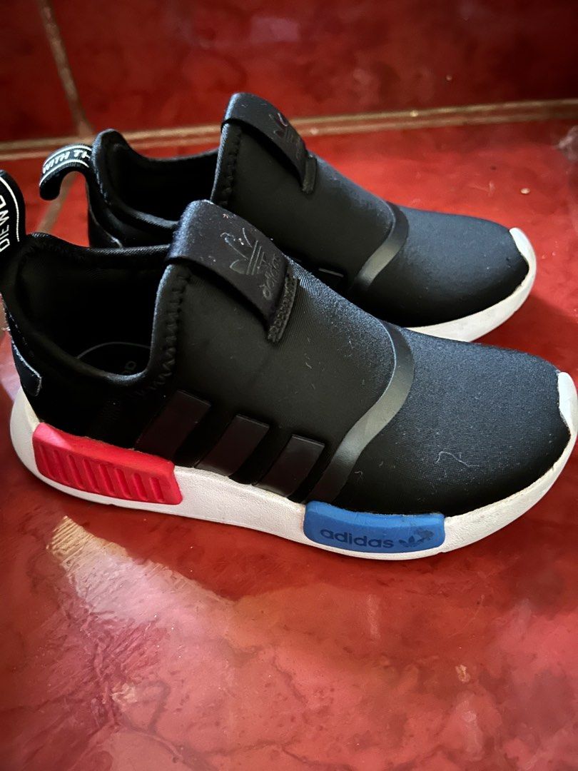 Original Adidas for kids/toddler (Category: Babies & Kids Fashion) located in Manila. Submitted by sofiatanya (Listing ID 1276163596, Image 2). Description: Good condition. Walang kahit anong damage. Nakaliitan nalang ng anak ko. Hindi masyadong gamit dahil bihira lang umalis. Original ito. Original price is 3800. Size is 11 1/2K Loc: Tondo Area.