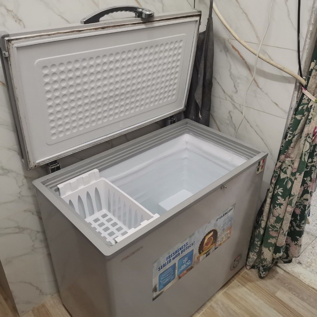 Peti sale ais freezer