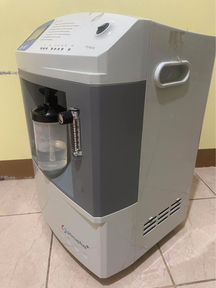 Primaplus Oxygen Concentrator 10 LPM Heavy Duty (Category: Other Assistive Aids) located in Mandaluyong City. Submitted by ssb65470 (Listing ID 1276297038, Image 2). Description: Heavy duty Oxygen concentrator up to 10 LPM. Very reliable and oxygen output is pure. Yung 10 LPM nya equivalent sya ng 10 LPM ng O2 tank. Unlike cheaper and smaller concentrator na mababa lang ang purity level ng O2 (eg. nakalagay 7lpm but its more like 2 lpm lang) Idea