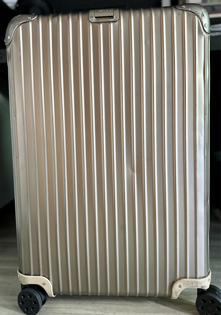 Rimowa topas titanium 70 sale