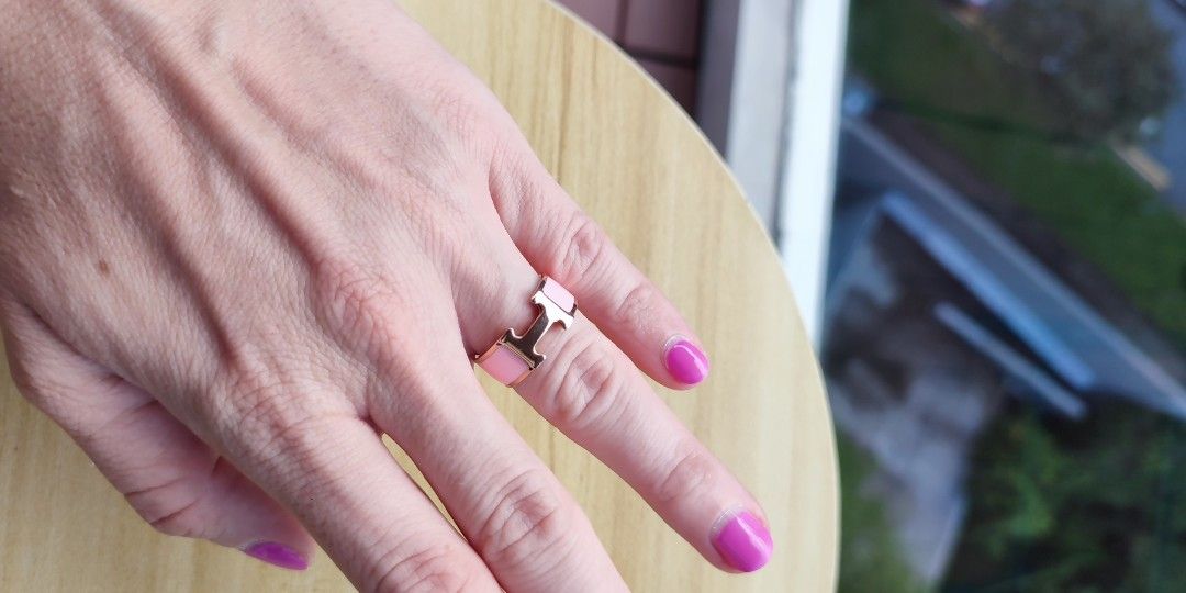 rosegold pink hermes ring, Women's Fashion, Jewelry & Organisers