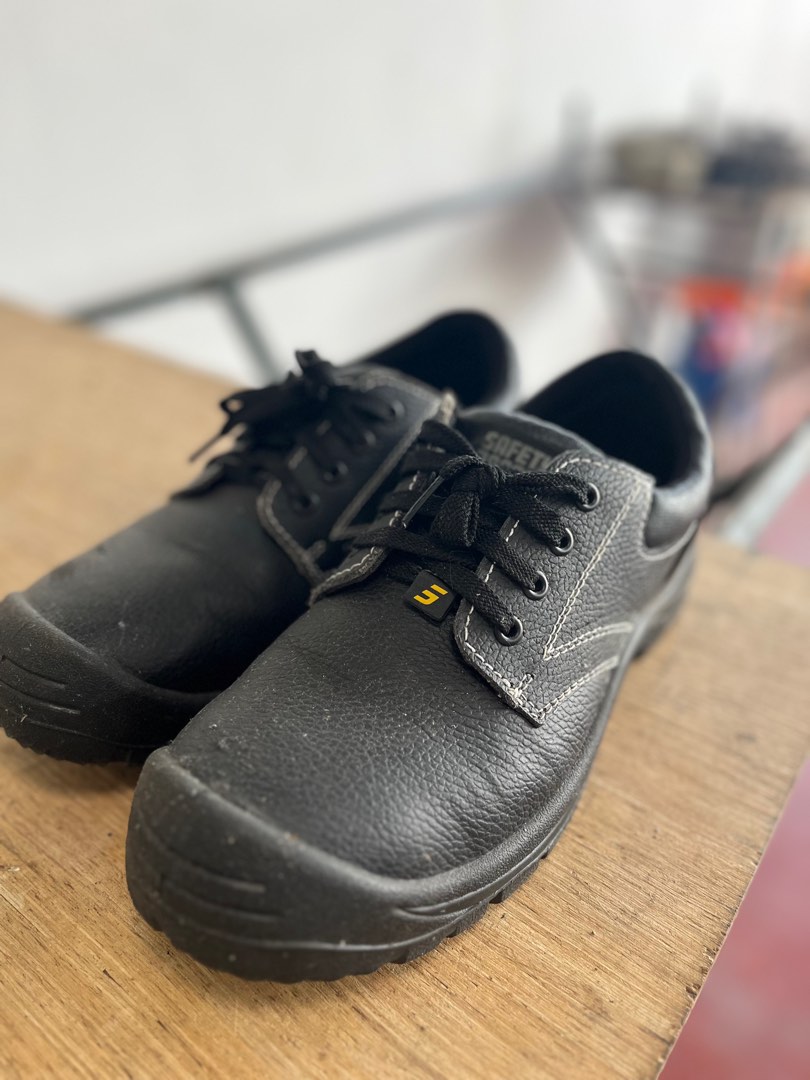 Safety shoes Mr Diy, Men's Fashion, Footwear, Boots on Carousell