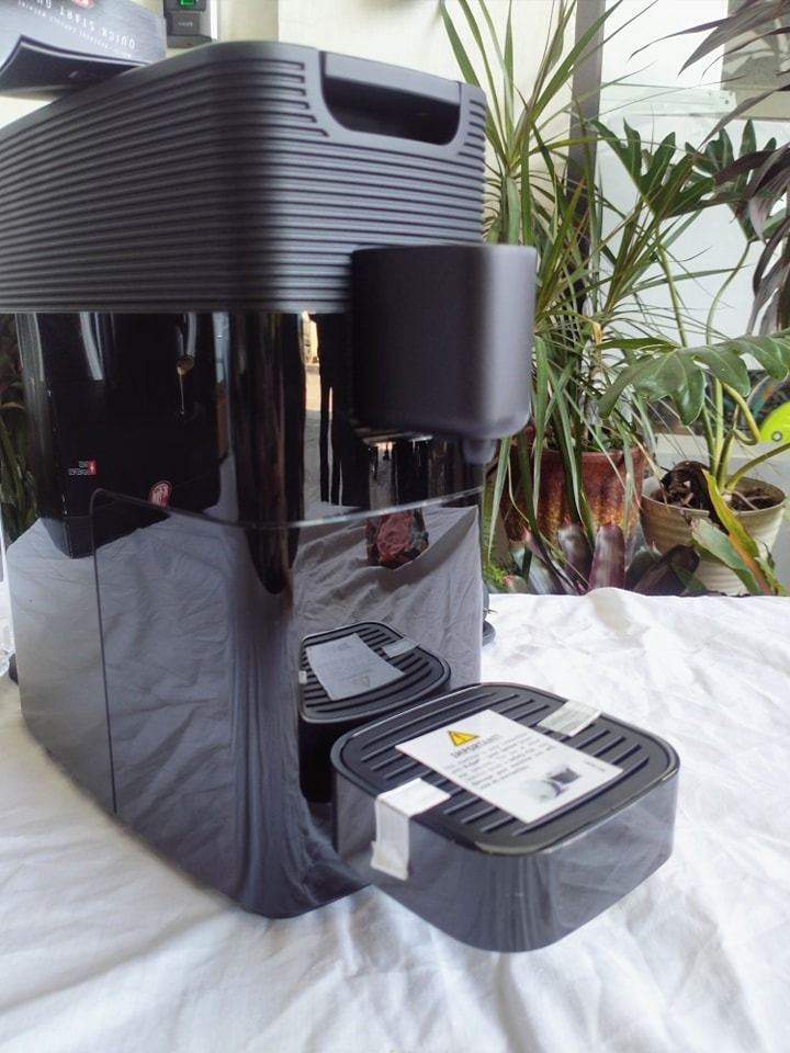 SALE Expressi Coffe Capsule Machine w/ BOX (Category: Coffee Machines & Makers) located in Muntinlupa City. Submitted by aussie.surplustore (Listing ID 1276234527, Image 2). Description: SALE Expressi Coffe Capsule Machine w/ BOX Surplus from Australia SHIP PICK UP We are available online and thru our physical store located at: 👉RMT Muntinlupa For more info direct message or call me: ➡️Salestaff: Janine .