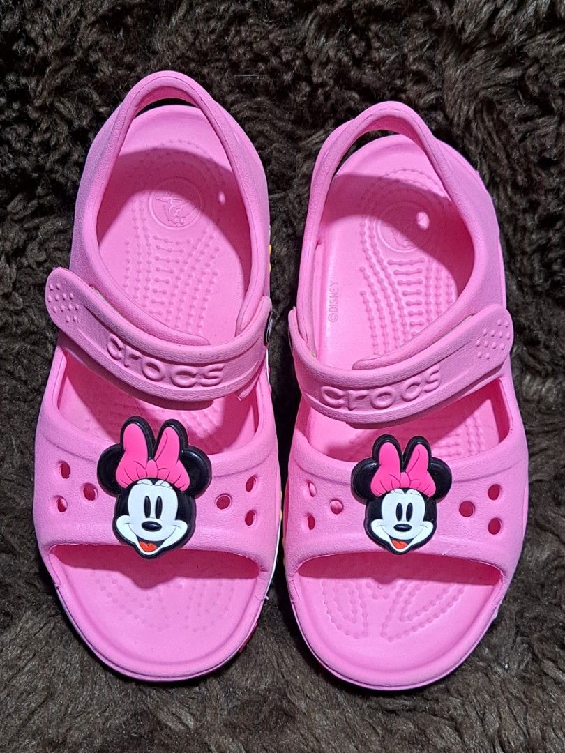 C12 crocs in cm deals