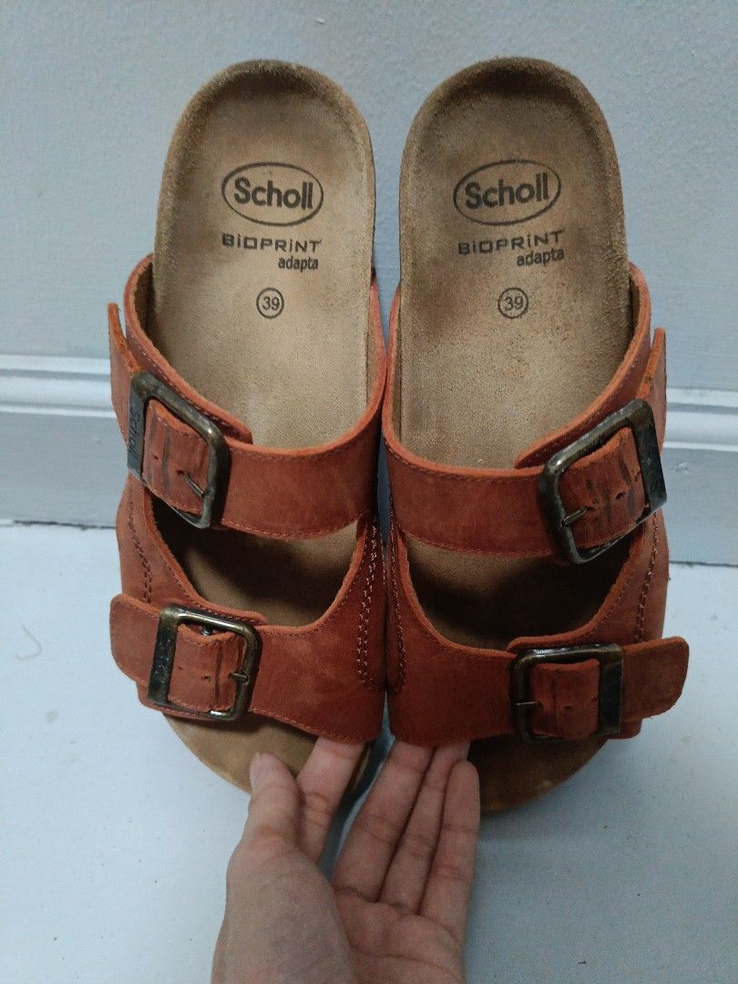 Scholl adapta sandals store