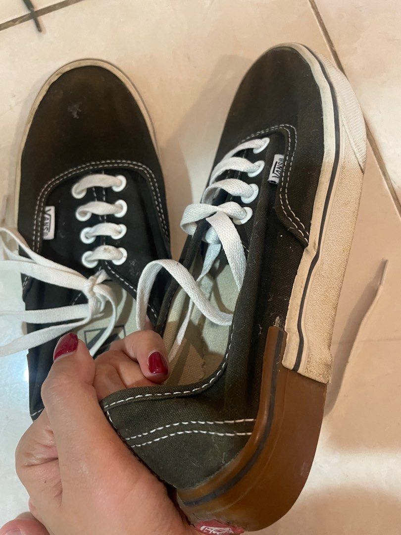 Sepatu vans original Fesyen Wanita Sepatu di Carousell