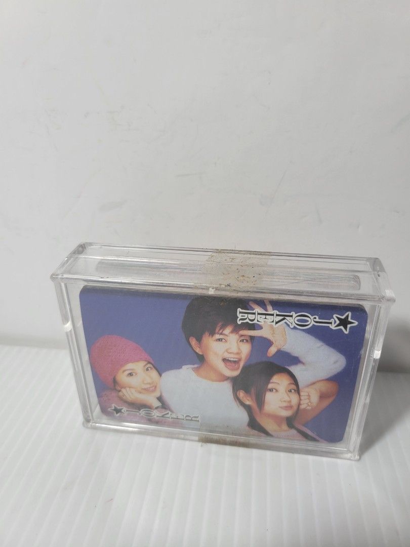 SHE 撲克牌, 書籍、休閒與玩具, 玩具、公仔、桌遊在旋轉拍賣