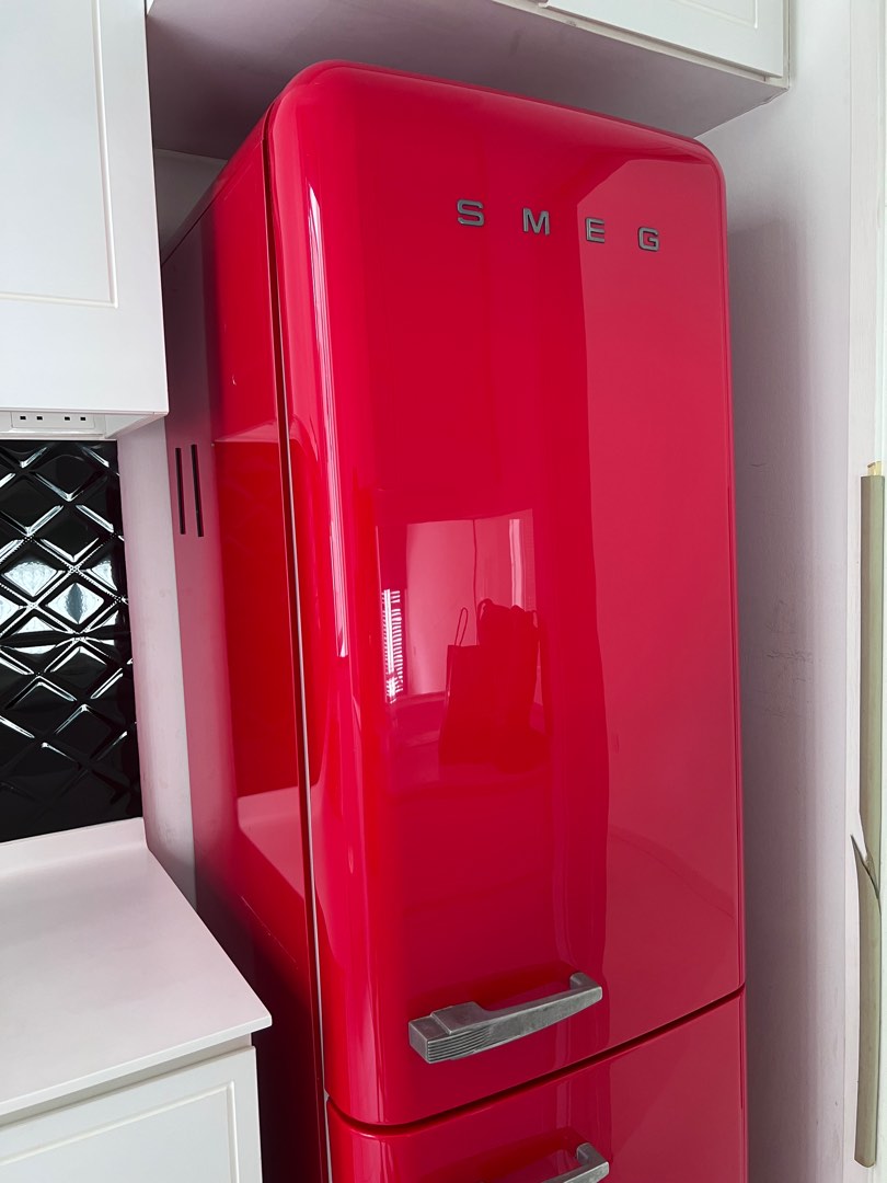 Red smeg fridge deals freezer best price