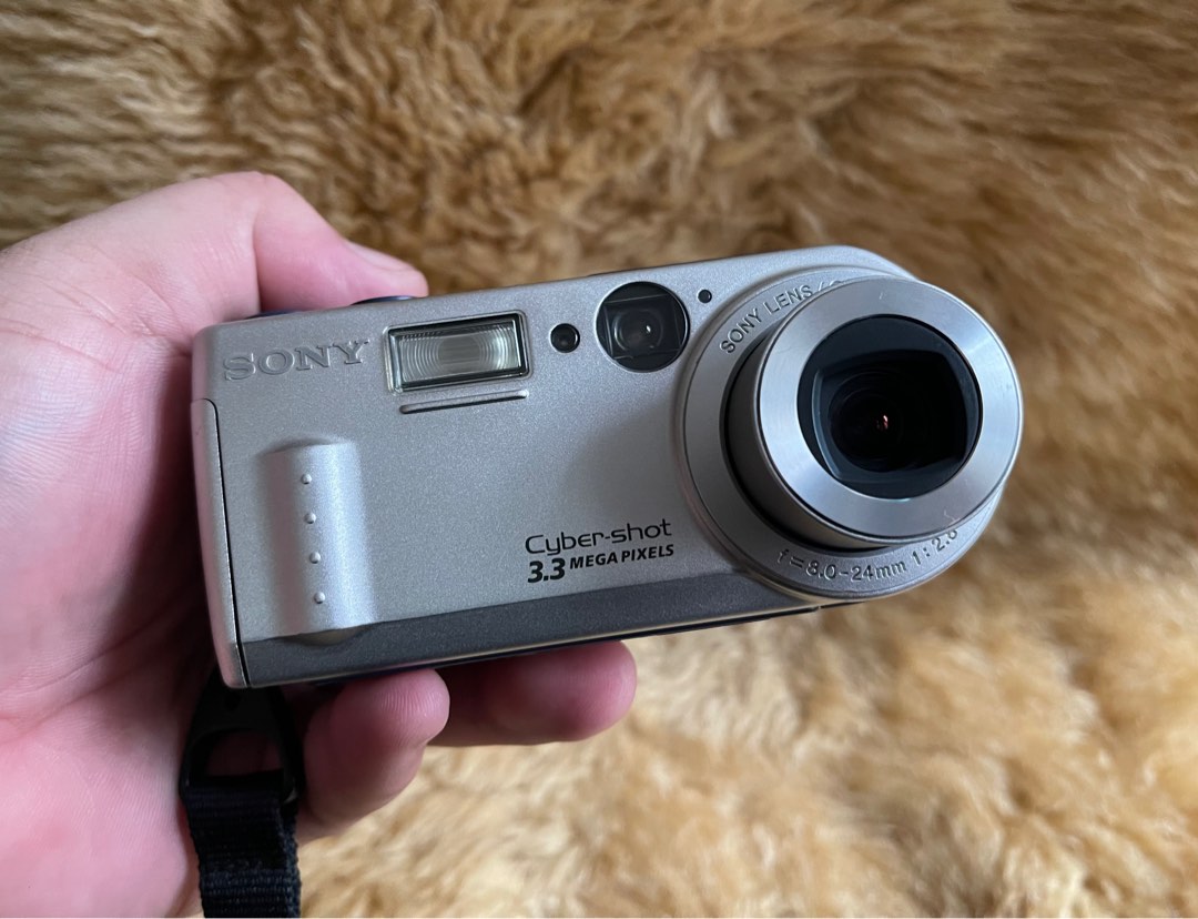 Sony Cybershot DSCP1 Digital Camera, Photography, Cameras on Carousell