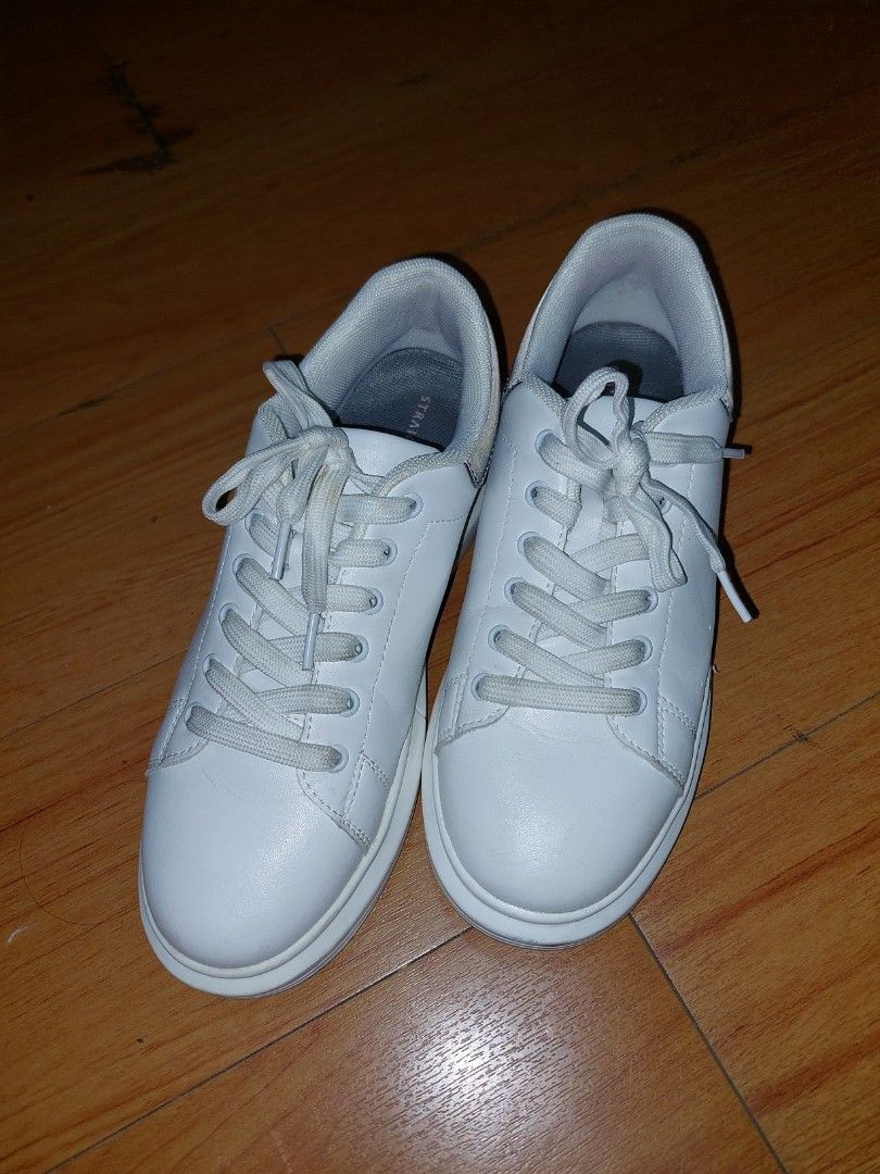 Straightforward Womens Sneakers (Black) (Category: Sneakers) located in San Juan City. Submitted by _rian (Listing ID 1276321964, Image 2). Description: Used a few times Has some dirt & scuff marks at the bottom part One of the shoelaces has a light stain (see 5th picture) Rfs: a bit tight for me :(.