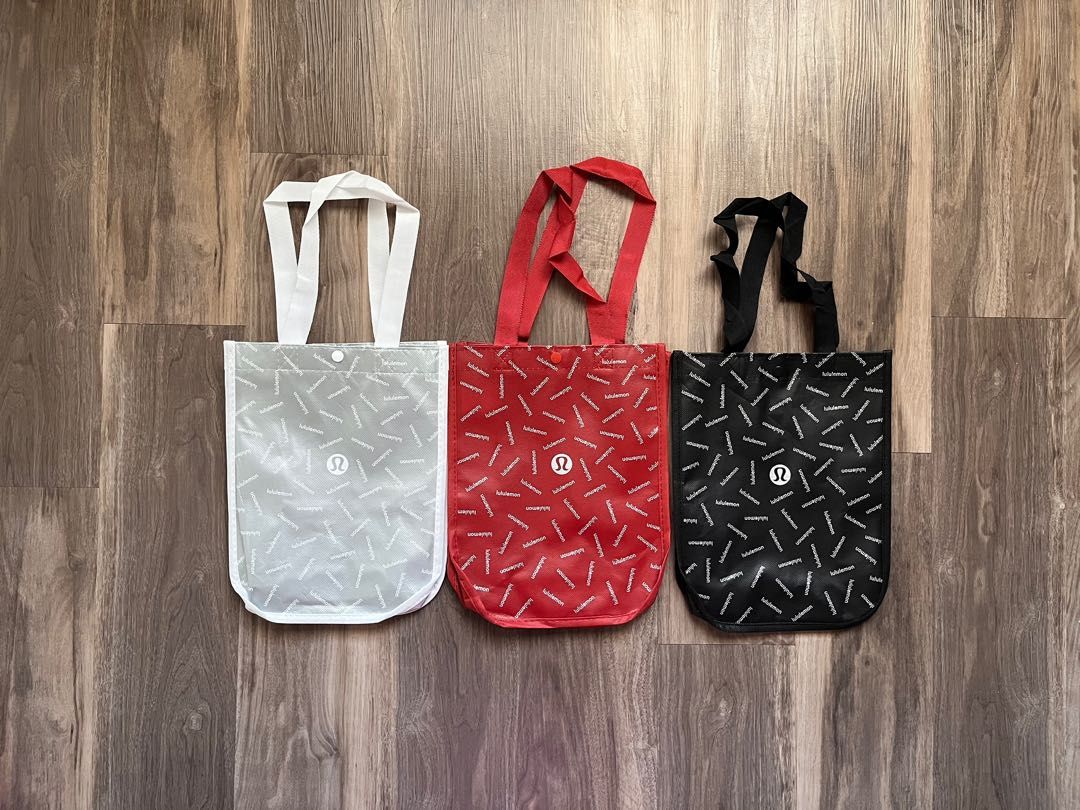 Lululemon Reusable Shopping Gift Bag Small Tote Red 2021 Holiday