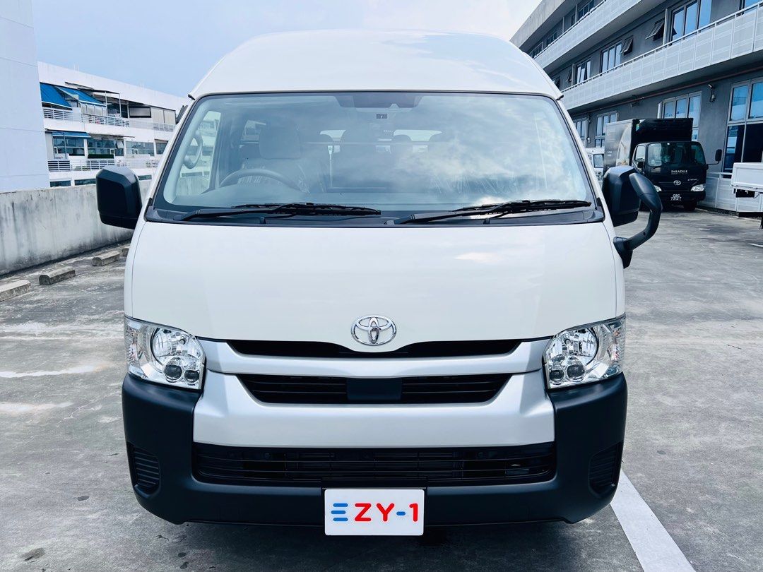 Toyota Hi Roof Commuter 2.8A62872685661057111