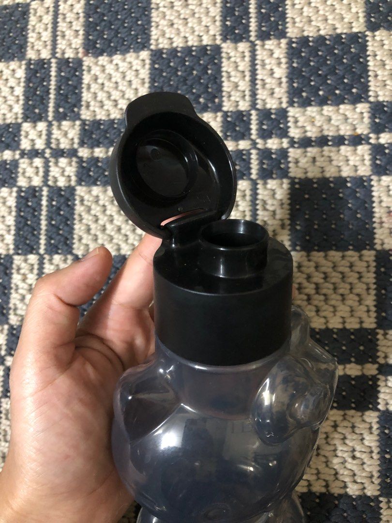 Tupperware Tuppy Mummy - Hello Kitty Bottle (Black) 450ml - Limited  Edition. Flip top. BPA Free Ready stock. 1 pcs left. #tupperware  #tupperwaresingapore #tupperwaresg