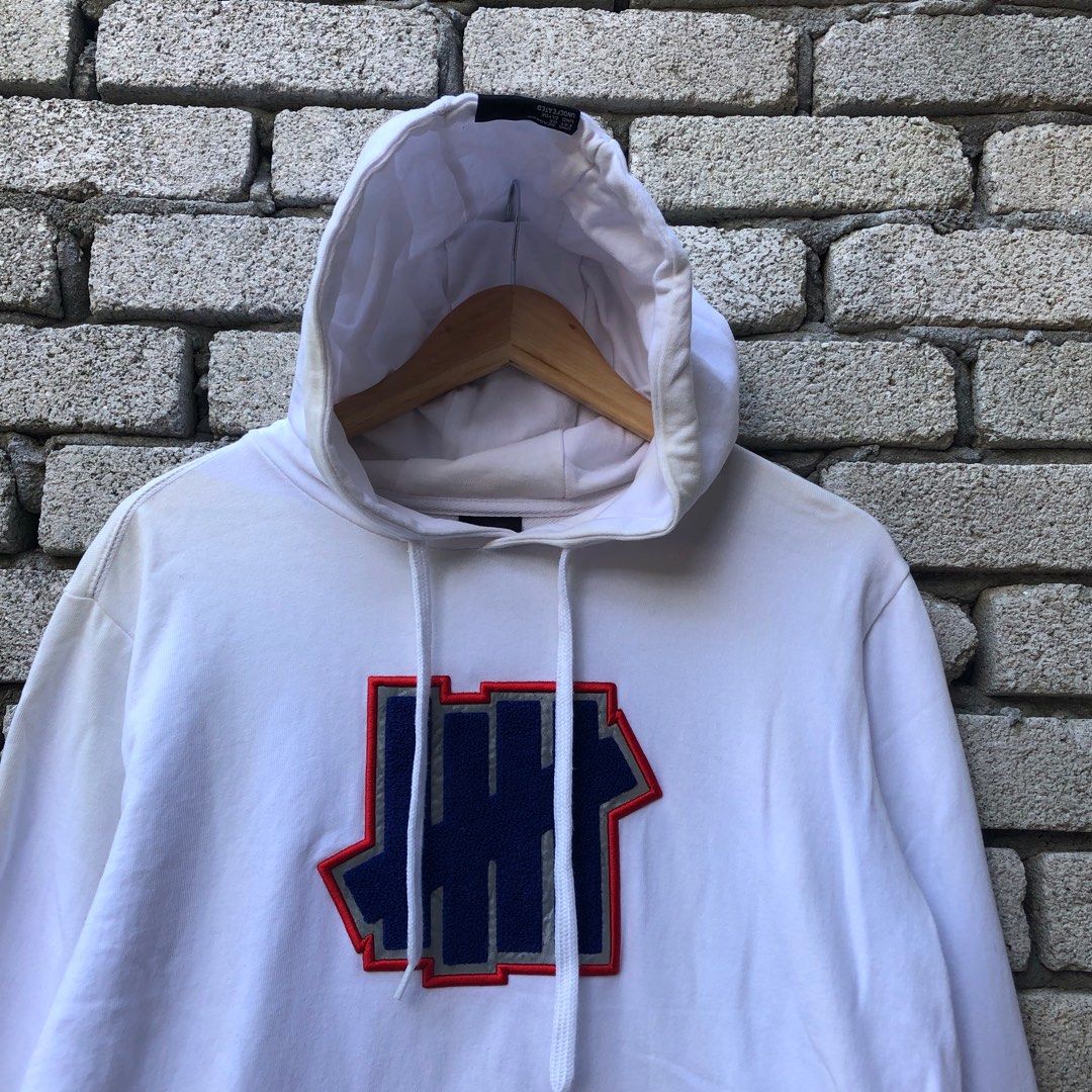 Undefeated logo new arrivals hoodie