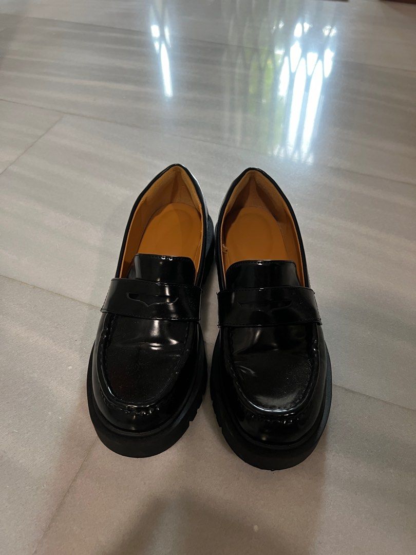 Uniqlo C Loafers, Women's Fashion, Footwear, Loafers on Carousell