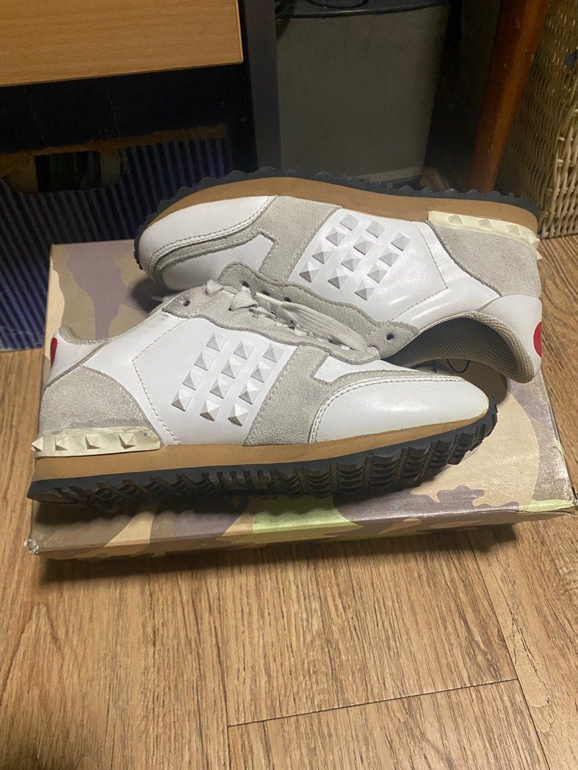 Valentino Sneakers (Category: Sneakers) located in Pasig City. Submitted by bauchell (Listing ID 1276198658, Image 3). Description: Well used sneakers. Been stored for a while. Price negotiable. Sold as is..
