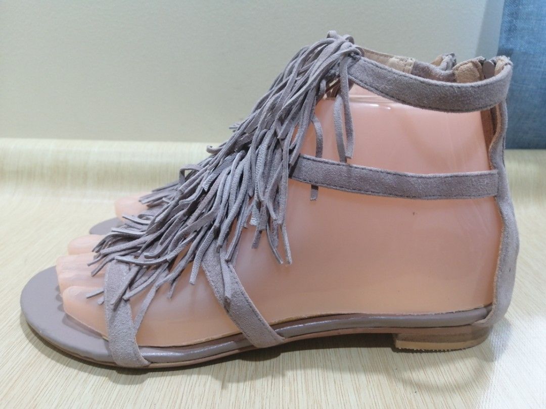 Koa fringe deals flat sandal