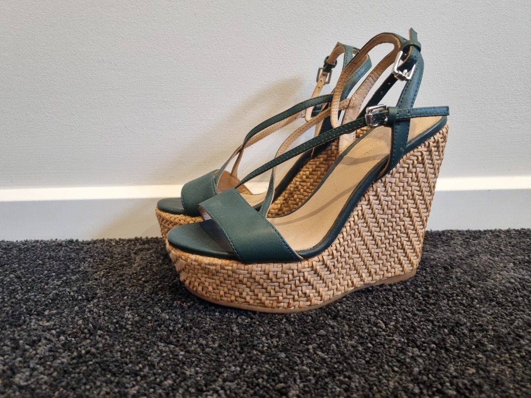Witchery wedges hotsell