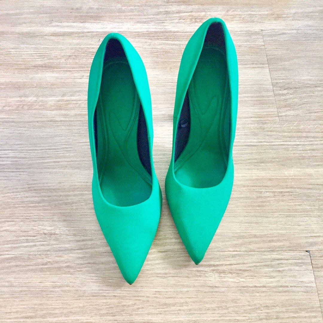 ZARA Green Suade Heels - Size 37, Women's Fashion, Footwear, Heels on ...