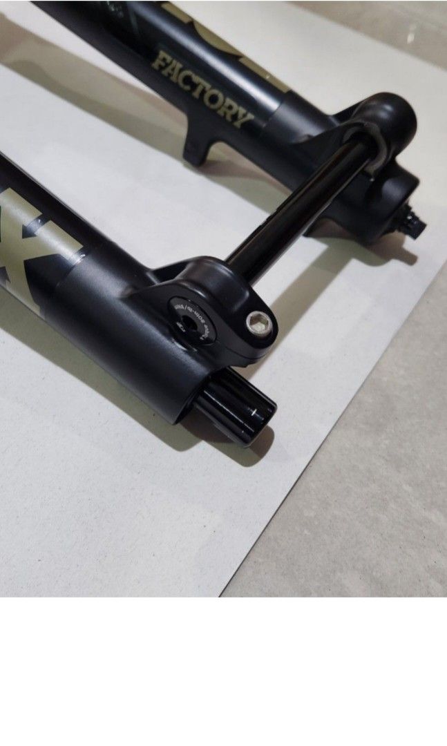 Fox 36 float 2025 factory 150 grip2