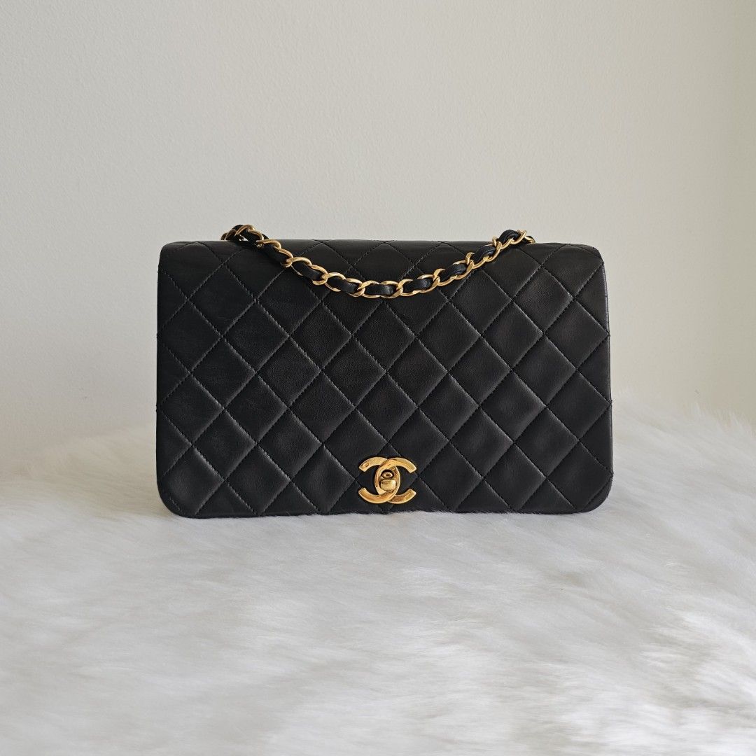 Chanel flap top bag 23cm