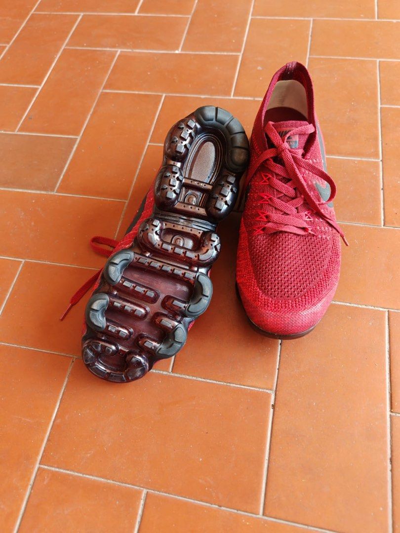 Deep red vapormax 2025