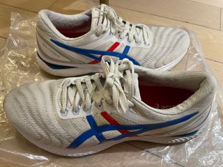 Asics nimbus sale 22 hk