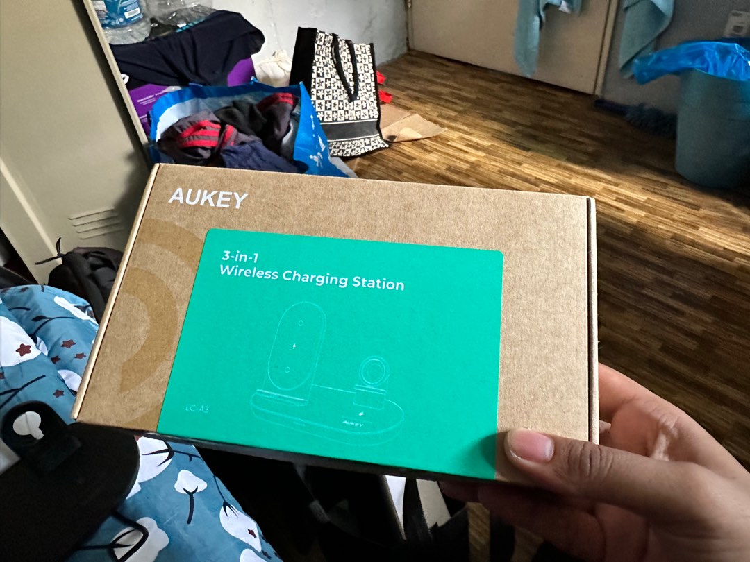 AUKEY LC-A3 Aircore 3 in 1 Wireless Charging Station Stand