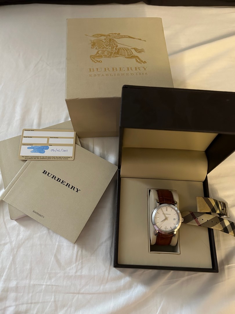 Burberry watch discount date set