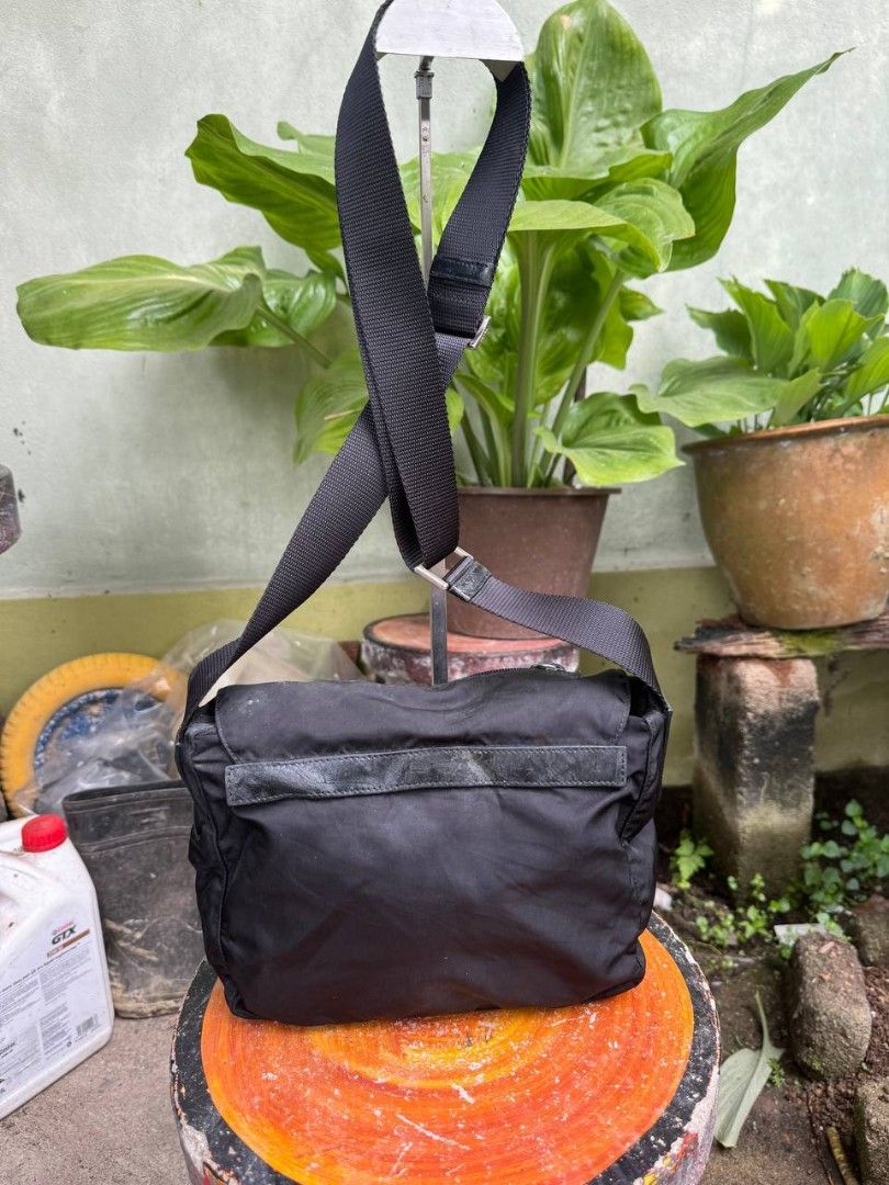 Authentic Prada (Category: Bags & Wallets) located in Pasir Mas. Submitted by khairulpeja (Listing ID 1282858641, Image 2). Description: used.
