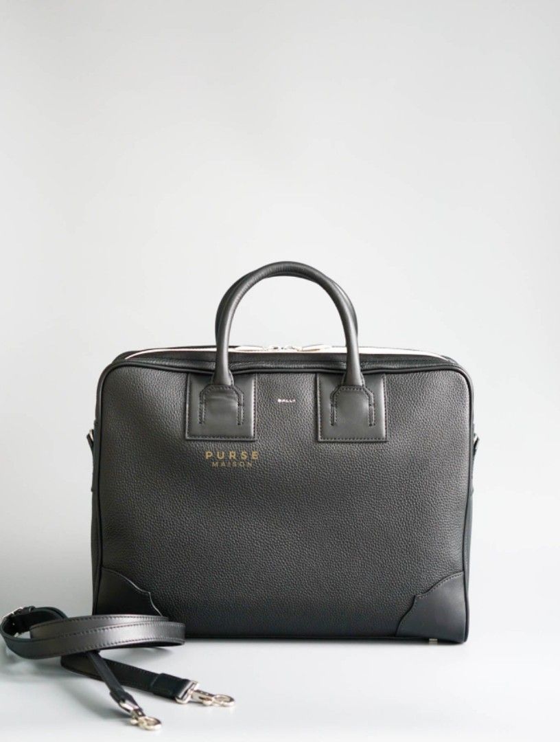 Bally Men’s Briefcase Black in Grained Leather (Category: Luxury Bags & Wallets) located in Taguig. Submitted by pursemaison (Listing ID 1282841860, Image 1). Description: Bally Men’s Briefcase Black in Grained Leather ✨Php 45,000 *Additional 3.85% for straight credit card payments *Available for 3 months layaway with 1% interest per month *BDO credit card up to 36 mos & Citibank credit card up to 24 mos (with interest) CONDITION: Brand New RATIN